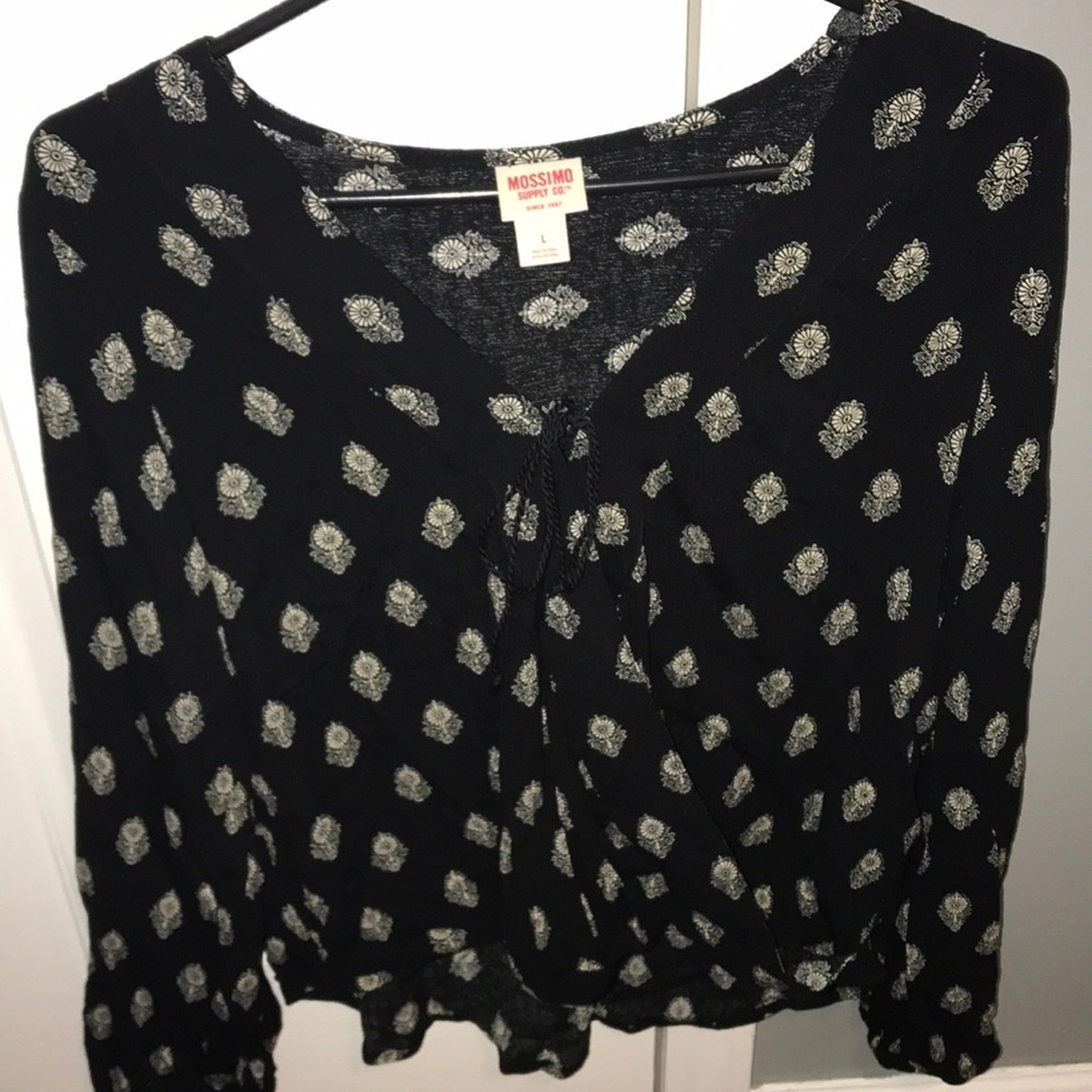 Long sleeve flowey patterned shirt